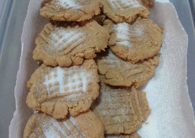 Peanut butter cookies  (no flour)