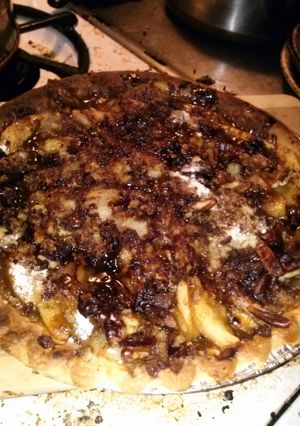 A picture of Pear Nut Tart.