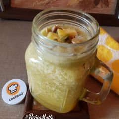 Detoxifying Pineapple Cucumber Juice with Pumpkin Seeds A picture of Detoxifying Pineapple Cucumber Juice with Pumpkin Seeds.