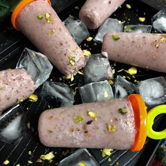 A picture of Cranberry Pistachio Kulfi.