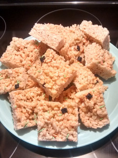 A picture of Halloween Krispies.