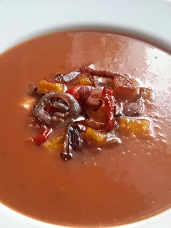 A picture of Sig's Red Onion Soup.