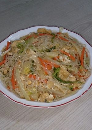 A picture of Stir-Fried Harusame Glass Noodles with Napa Cabbage and Aburaage.