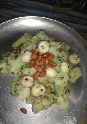 सूखे आलू (Sukhe Aloo recipe in Hindi) रेसिपी मुख्य फोटो