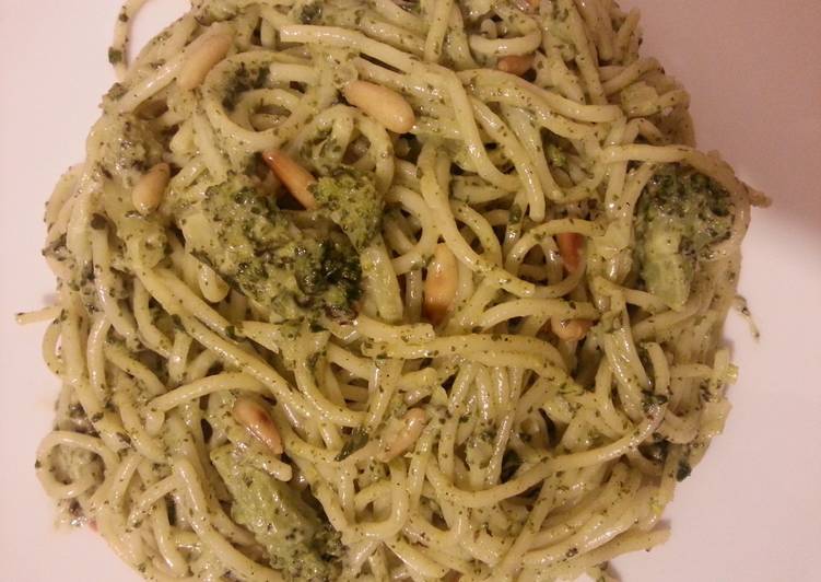 Simple Way to Make Any-night-of-the-week All Green Spaghetti