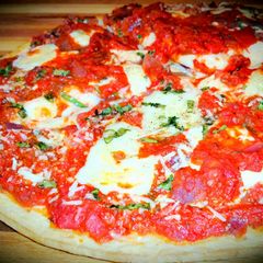 A picture of Mike's Pizza Neapolitan.