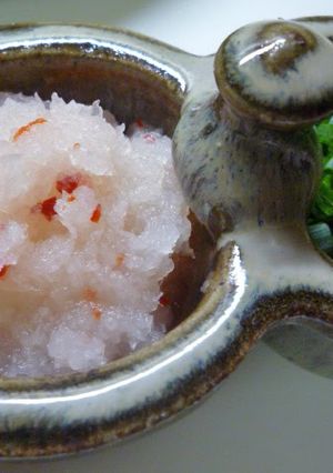 A picture of How to Make Momiji Oroshi (Spicy Grated Daikon Radish).