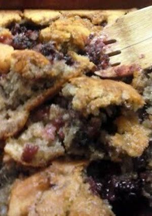 A picture of Wild blackberry cobbler.