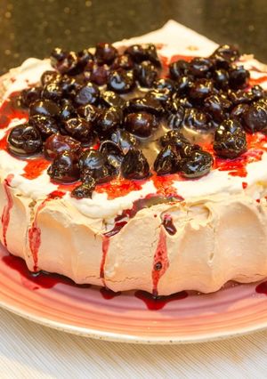 Cseresznyés pavlova recept fotója