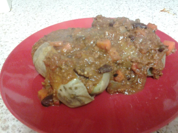 Easy Steps to Make Beef Chili Con Carne over Baked Potato the So Delicious Really delicious