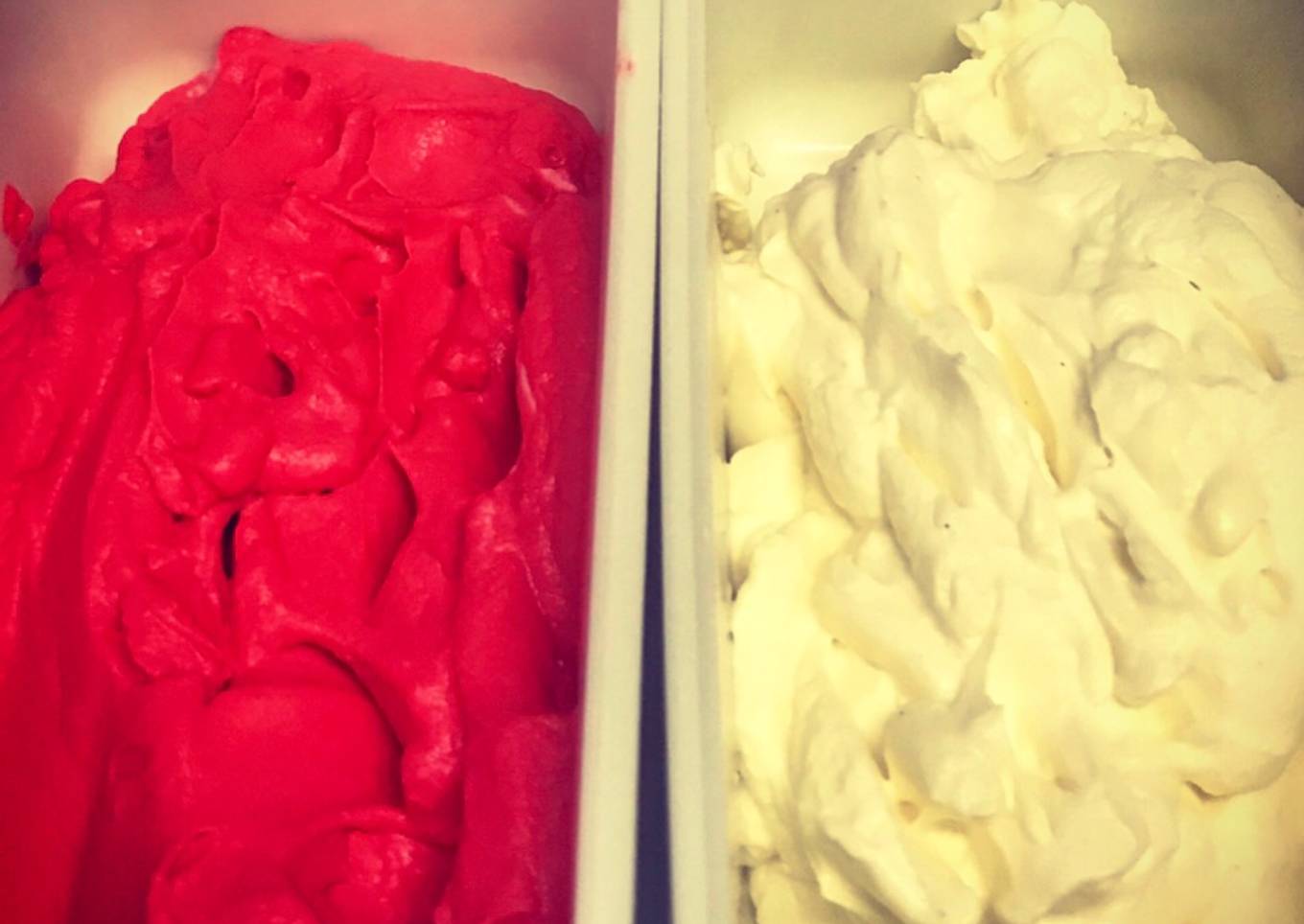 Helados caseros de vainilla y de fresa