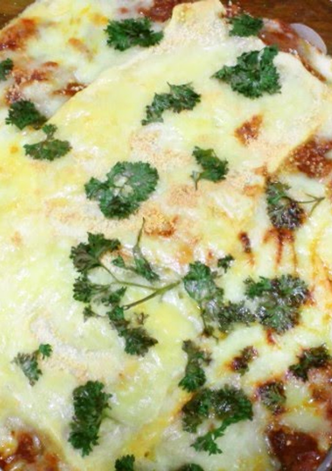 A picture of Simple Lasagna Made From Scratch.