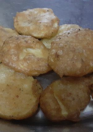 मूंग की दाल के आलू के पकोड़े (moong ki dal ke pakode recipe in Hindi) रेसिपी मुख्य फोटो