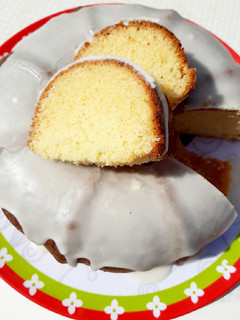 Una foto de Torta o budín de limón 🍋