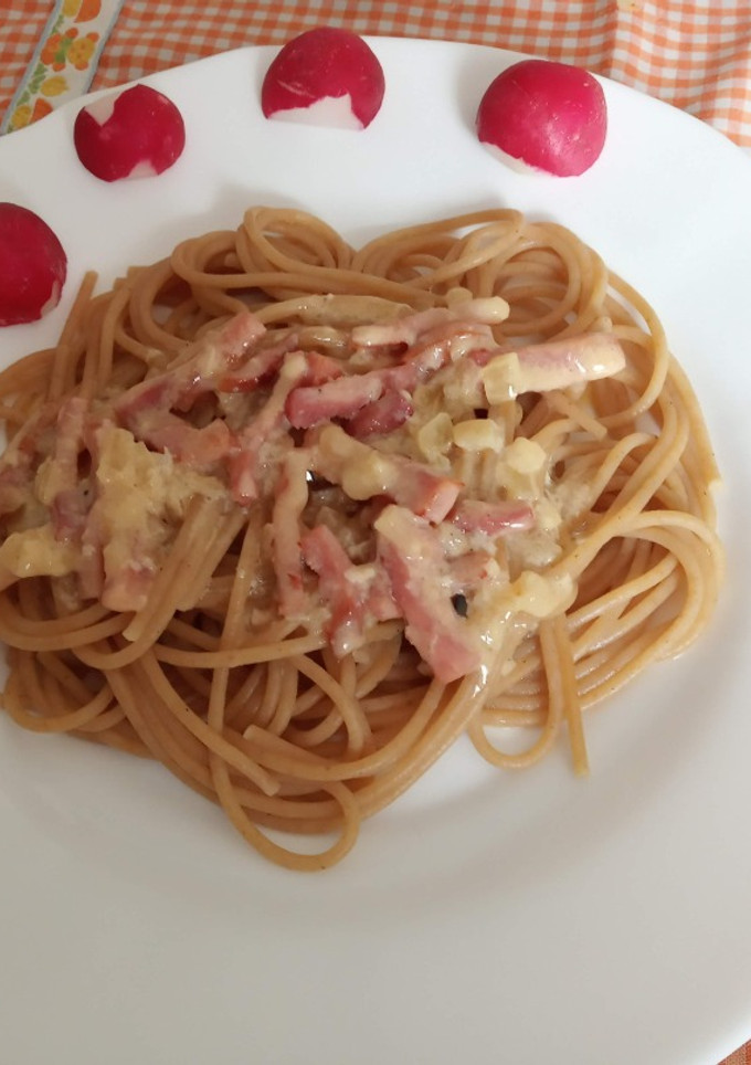Una foto de Espaguetis a la carbonara
