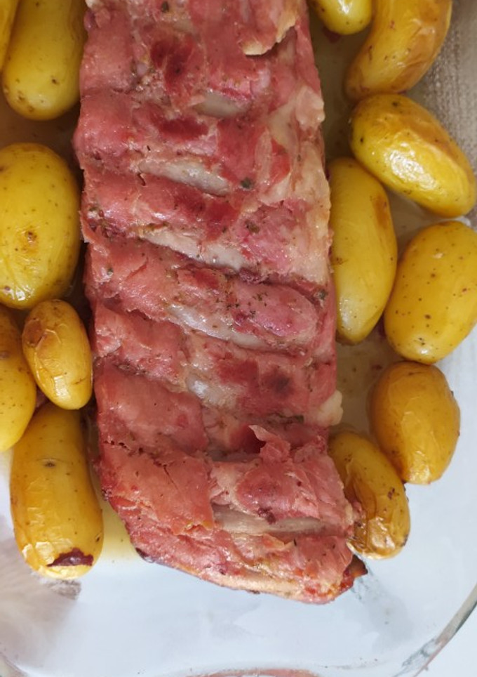 Una foto de Costillas al horno con patatas