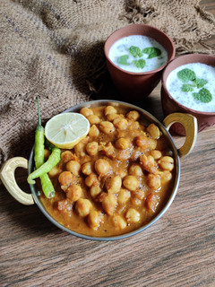 ચણા મસાલા (Chana masala in gujrati) રેસીપી મુખ્ય ફોટો
