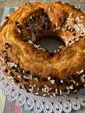 Ciambella di ricotta gocce di cioccolato e granella di zucchero