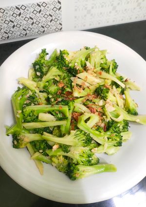 Foto resep Cah Brokoli Bawang Putih 🥦