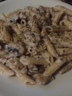 Una foto de Pasta con salsa champiñones Vegana