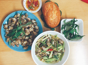 Hình của món Ốc hương 2 món: hấp sả & xào tỏi.