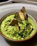 Guacamole con chile poblano y pacanas