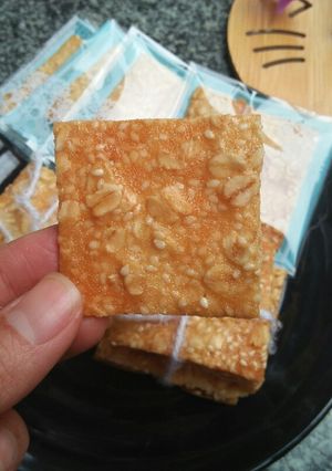 Hình của món Bánh ngói mè trắng yến mạch.