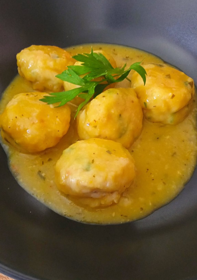 Una foto de Albóndigas de merluza y gambas