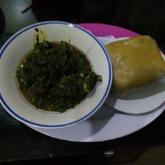 A picture of Vegetable soup with wheat.