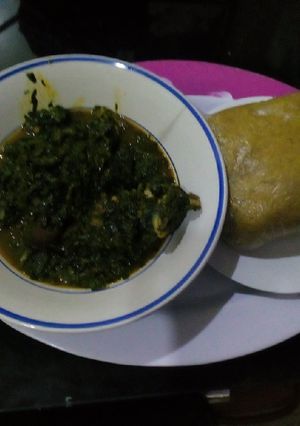 A picture of Vegetable soup with wheat.
