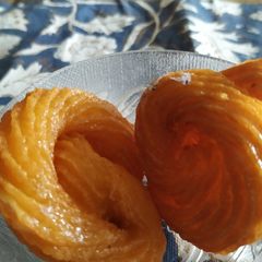A picture of Juicy and crispy paneer jalebi.