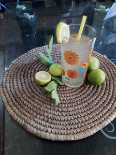 A picture of Detox drink🍋🍋🥂🥂.