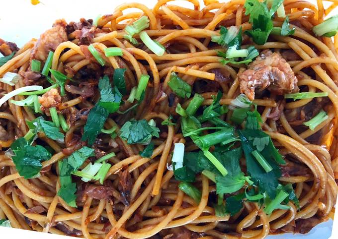 Resep Spaghetti Mackerel dalam tin dan daging yang Lezat Sekali