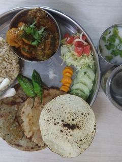 "કાઠિયાવાડી દેશી ભાણું" રેસીપી મુખ્ય ફોટો