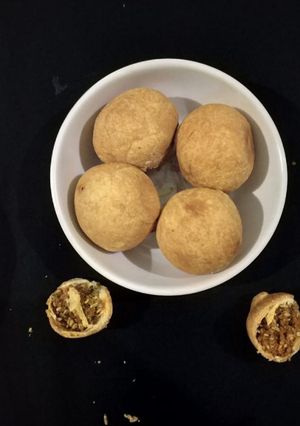 ડ્રાય કચોરી(dry kachori in Gujarati) રેસીપી મુખ્ય ફોટો