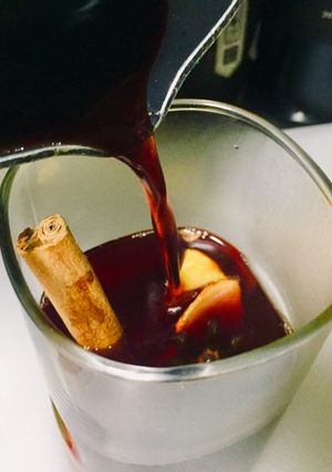 รูปของ ไวน์แดงร้อนแบบสวีเดน glögg (mulled wine)