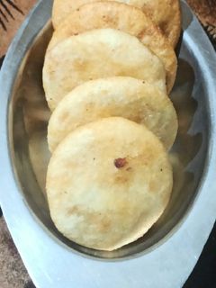 सूजी की स्टफ्ड कचौड़ी (Suji ki stuffed kachori recipe in hindi) रेसिपी मुख्य फोटो