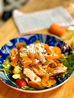 Una foto de Ensalada con sobras de pollo asado