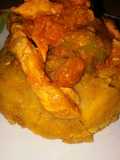 Mofongo con pechuga con vegetales