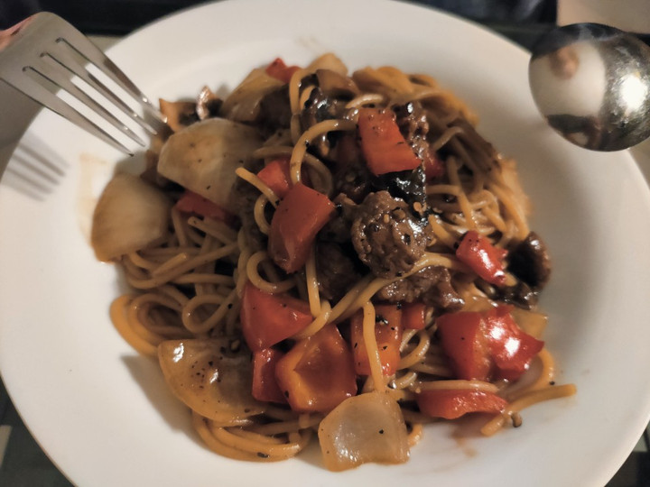 Cara Gampang Membuat Spaghetti black paper sauce yang Bikin Ngiler