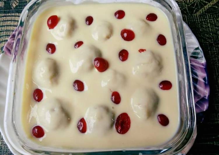 Simple Way to Prepare Any-night-of-the-week Fruit bhare balls in custard
