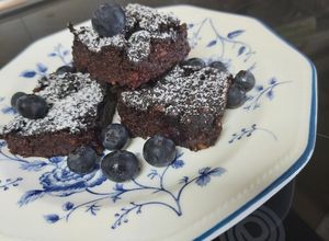 O poză a rețetei Brownie vegană de quinoa și afine!.