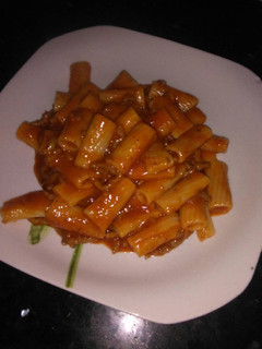 Una foto de Macarrones con tomate y pisto