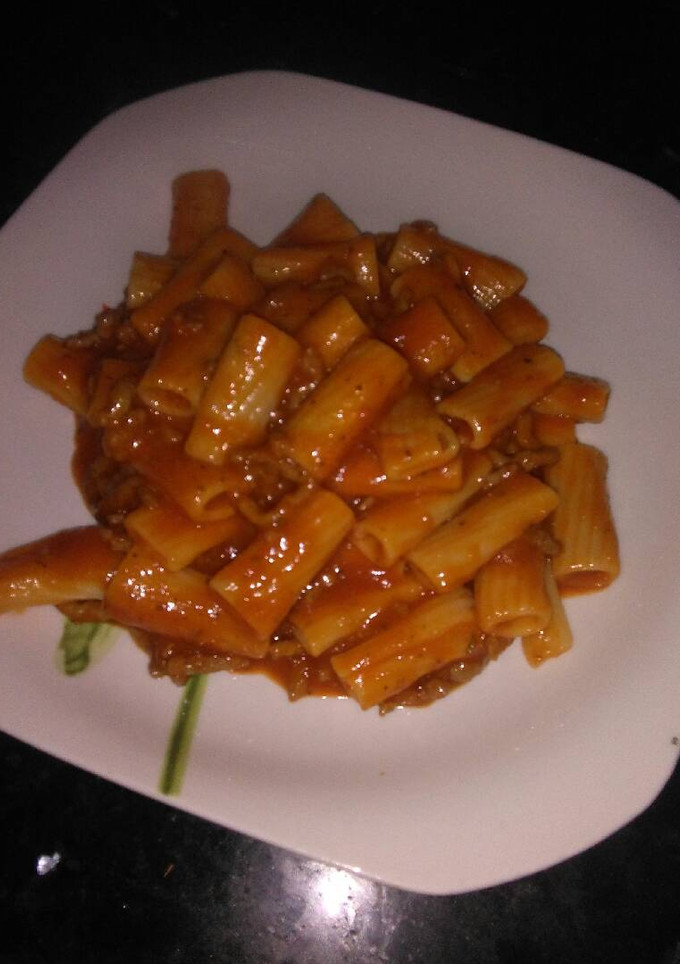 Una foto de Macarrones con tomate y pisto