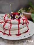 Pavlova panna e ciliegie