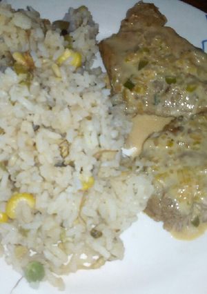 Una foto de Carne de cerdo 🐷 en salsa de cerveza 🍺