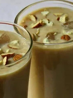 चीकू चोको शेक (chico choco shake recipe in Hindi) रेसिपी मुख्य फोटो