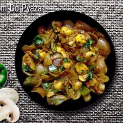 A picture of Mushroom Do Pyaza.