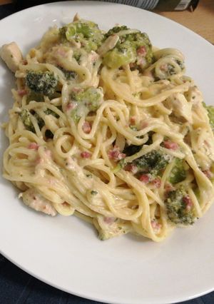 A picture of Chicken Bacon Broccoli Alfredo by Tasty.