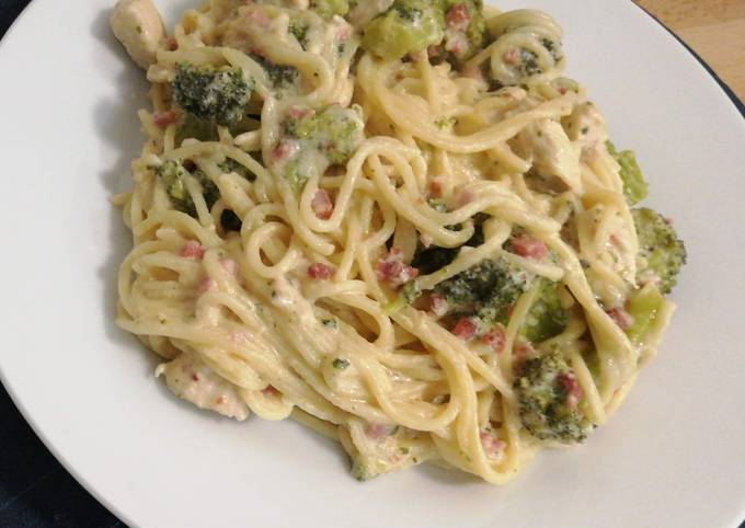 Chicken Bacon Broccoli Alfredo by Tasty